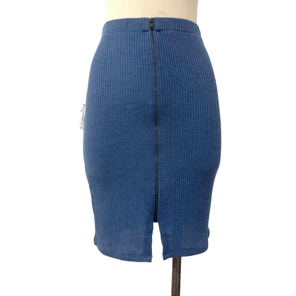 Lovers + Friends- Blue Knit Zip front Skirt Small